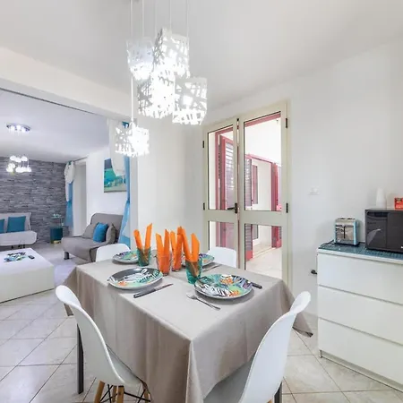Seaside Modern For 8 Gallipoli