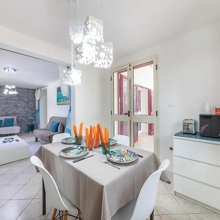 Seaside Modern For 8 Gallipoli
